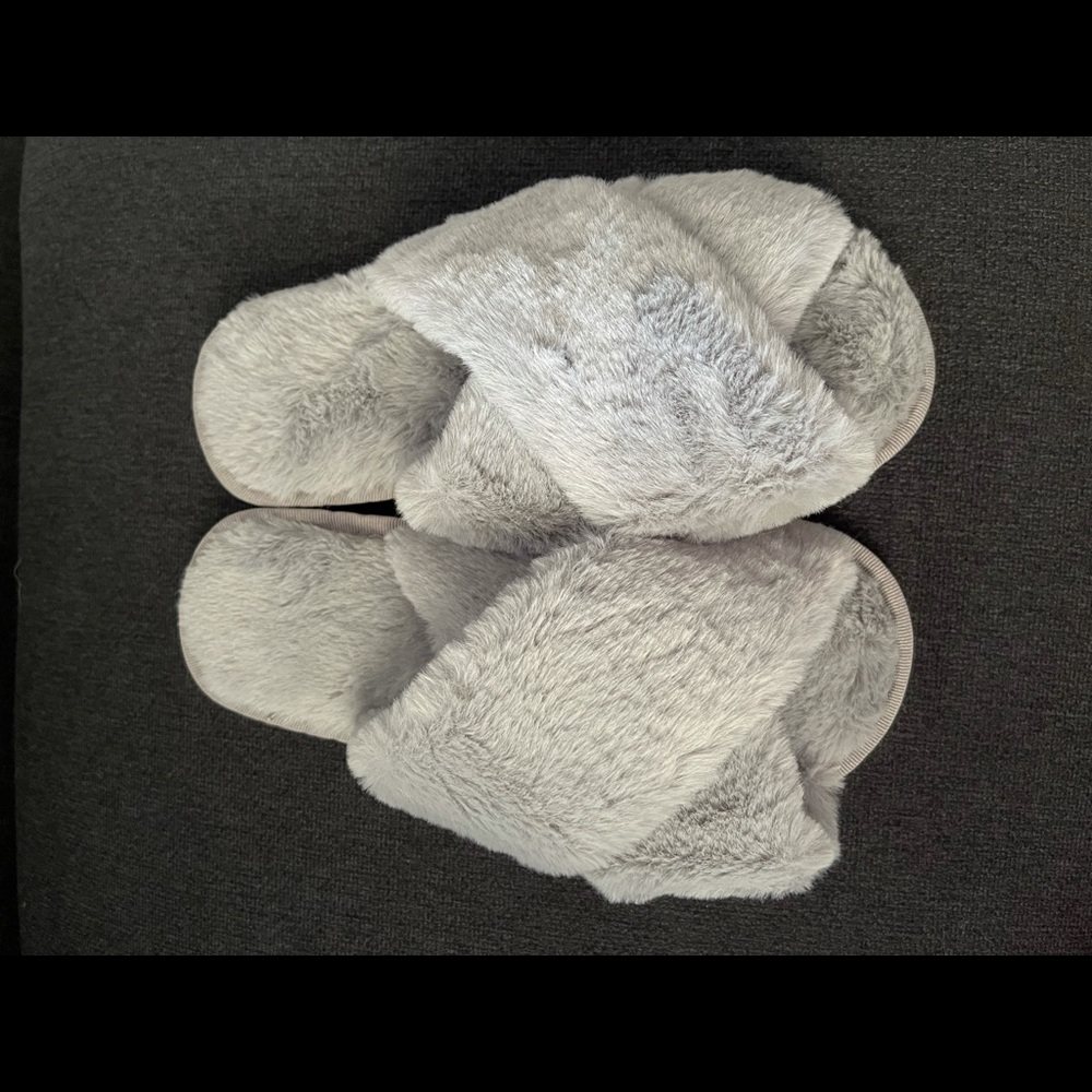 Criss Cross Fluffy Slippers